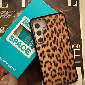 Leopard Print Phone Case with Brown Animal Pattern Samsung S23+